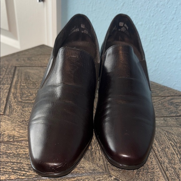 Munro American Women’s Slip-On Leather Shoes Brown - Picture 8 of 17